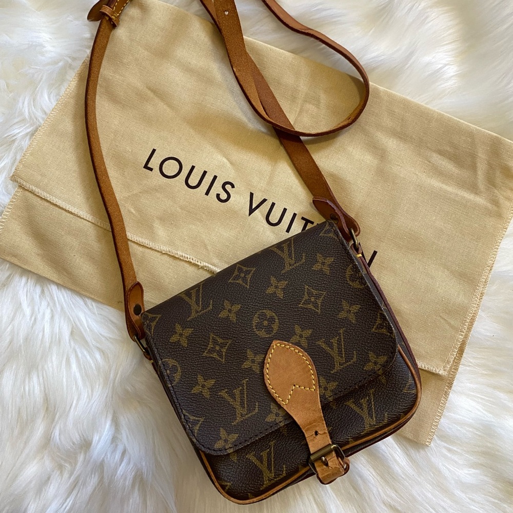 Authentic vintage Louis Vuitton monogram Cartouchiere  crossbody PM